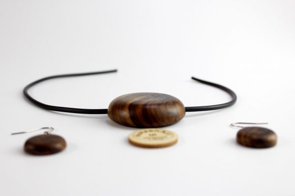 Schmuck-Set aus Nussbaumholz, Halskette und Ohrhänger (Kopie)