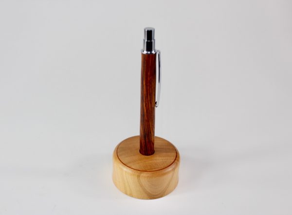 Stifthalter aus Kirschbaumholz