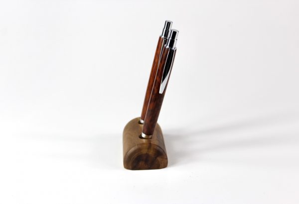 Eleganter Stifthalter aus Nussbaumholz für 2 Stifte