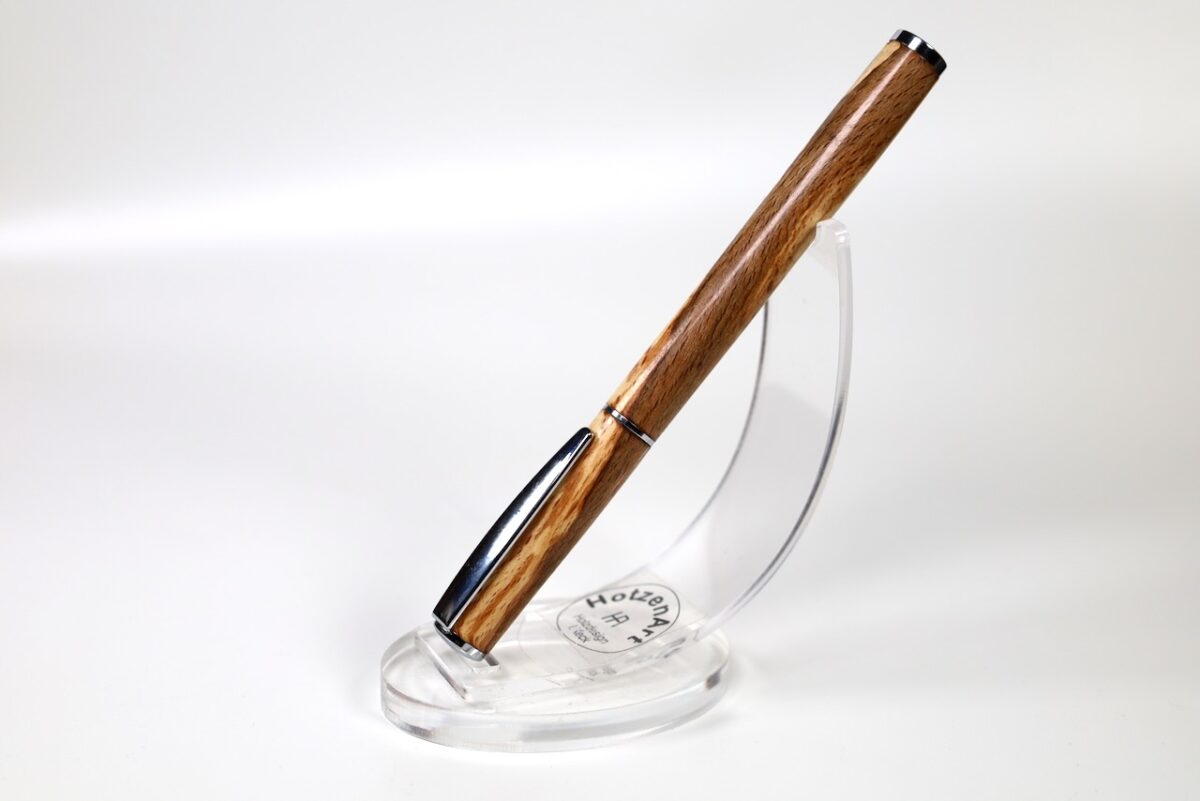 Exklusiver Füllfederhalter aus Buchenholz