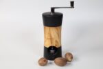 Exklusive Muskatmühle aus Ebenholz und Olivenholz