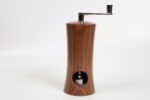 Exklusive Muskatmühle aus Nussbaumholz mit Schweizer Mahlwerk