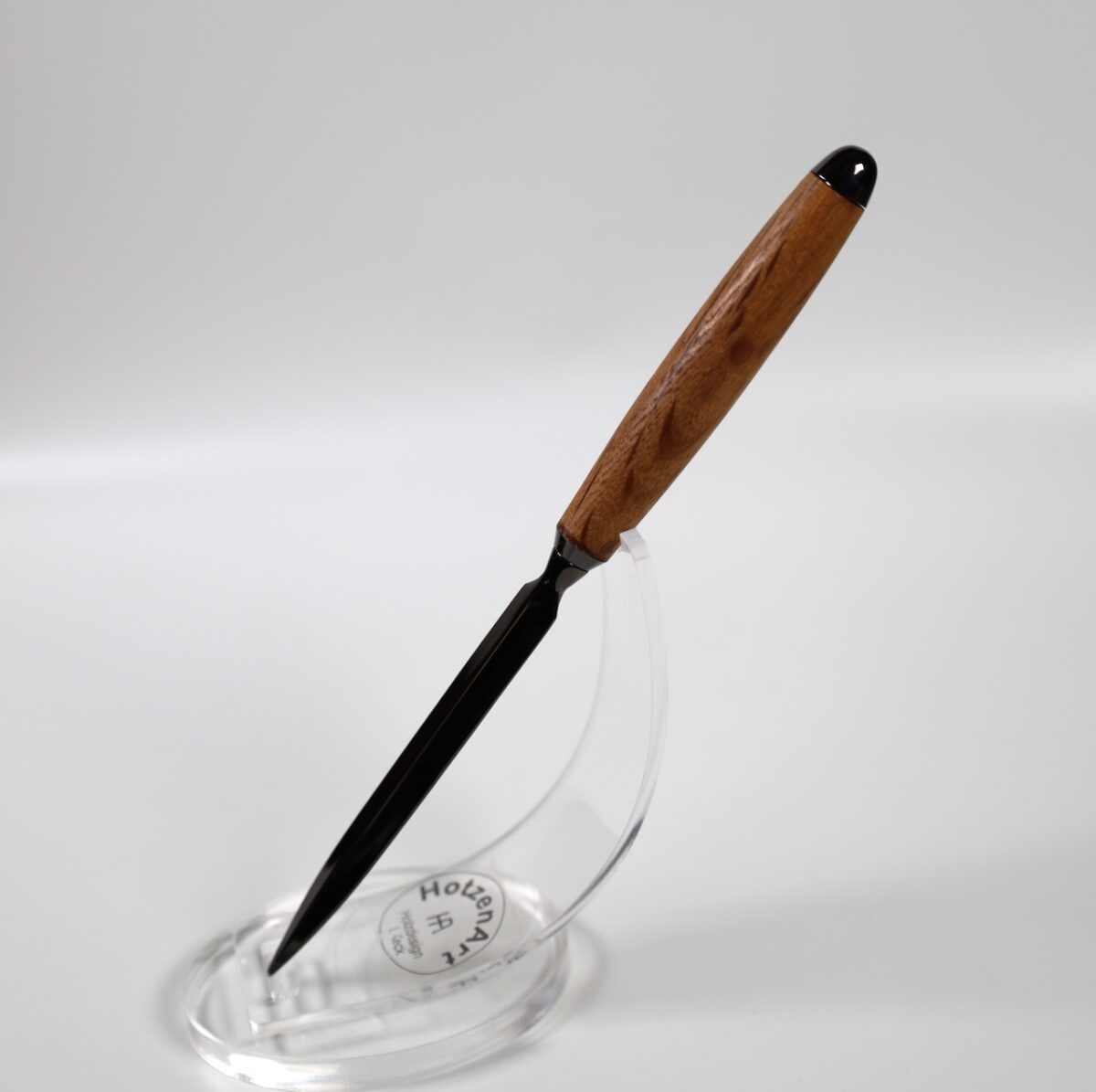 Eleganter Brieföffner mit antikem Eichenholzgriff