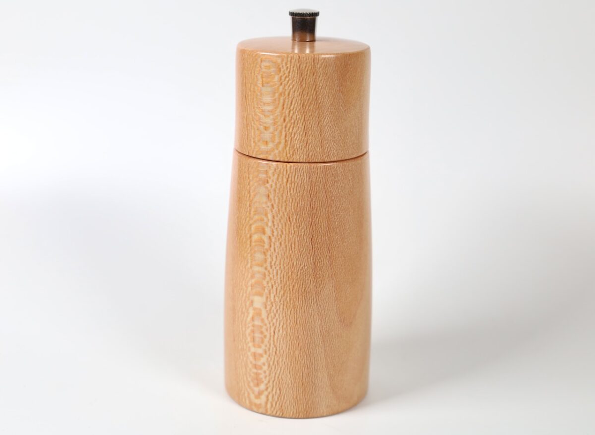 Plastikfreie Gewürzmühle aus Platanenholz mit Strässler Edelstahlmahlwerk