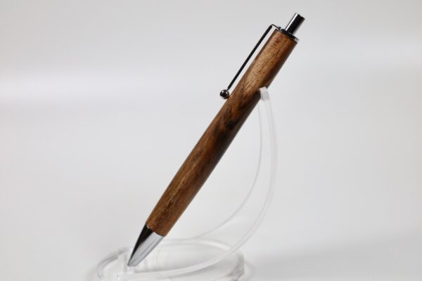 Edler Kugelschreiber aus Nussbaum