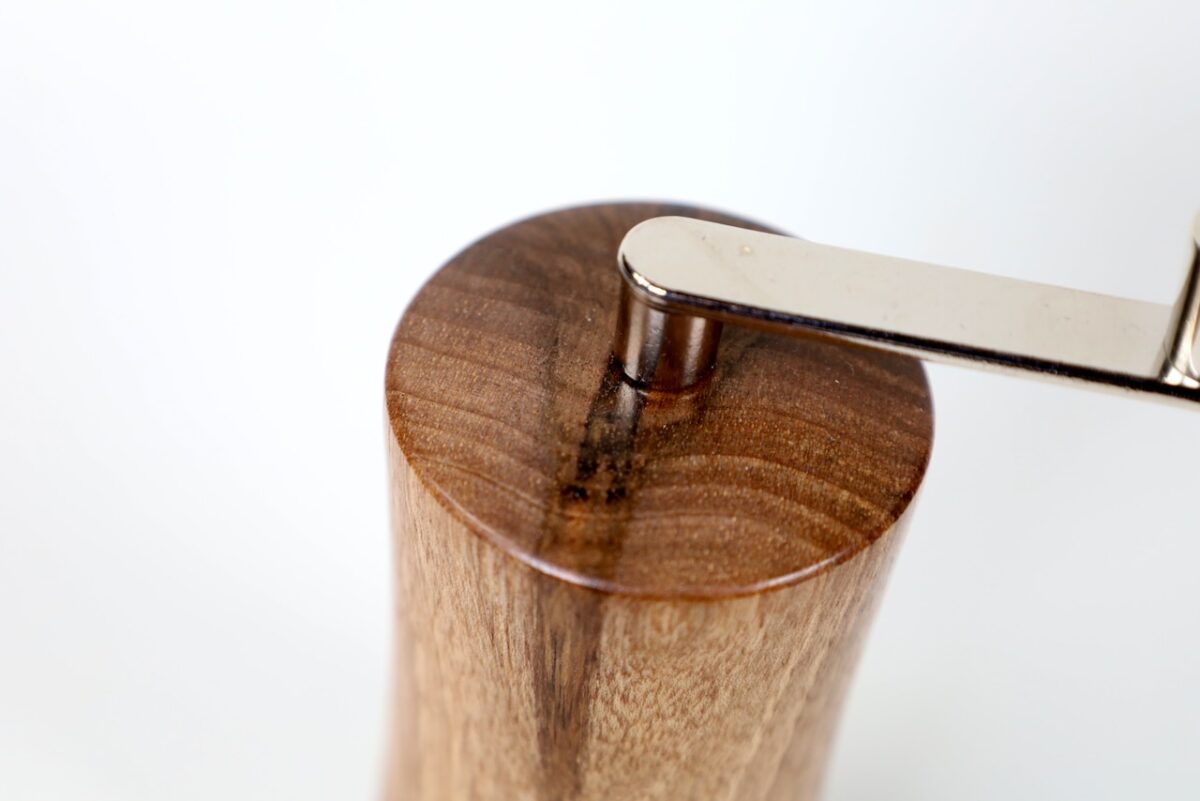 Muskatmühle Nussbaum tailliert 12cm 01 – Bild 2