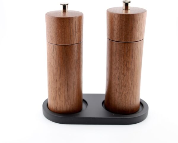 Gewürzmühlenset aus Nussbaumholz