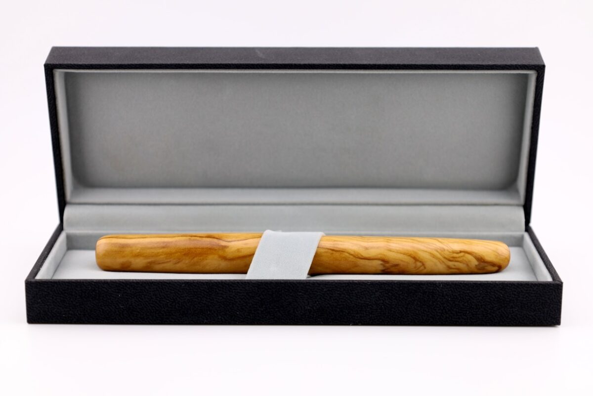 Exklusiver Füllfederhalter aus Olivenholz