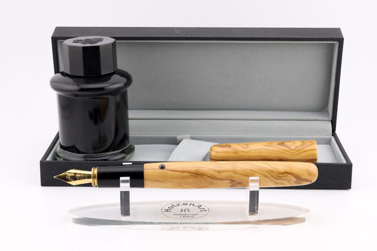 Exklusiver Füllfederhalter aus Olivenholz