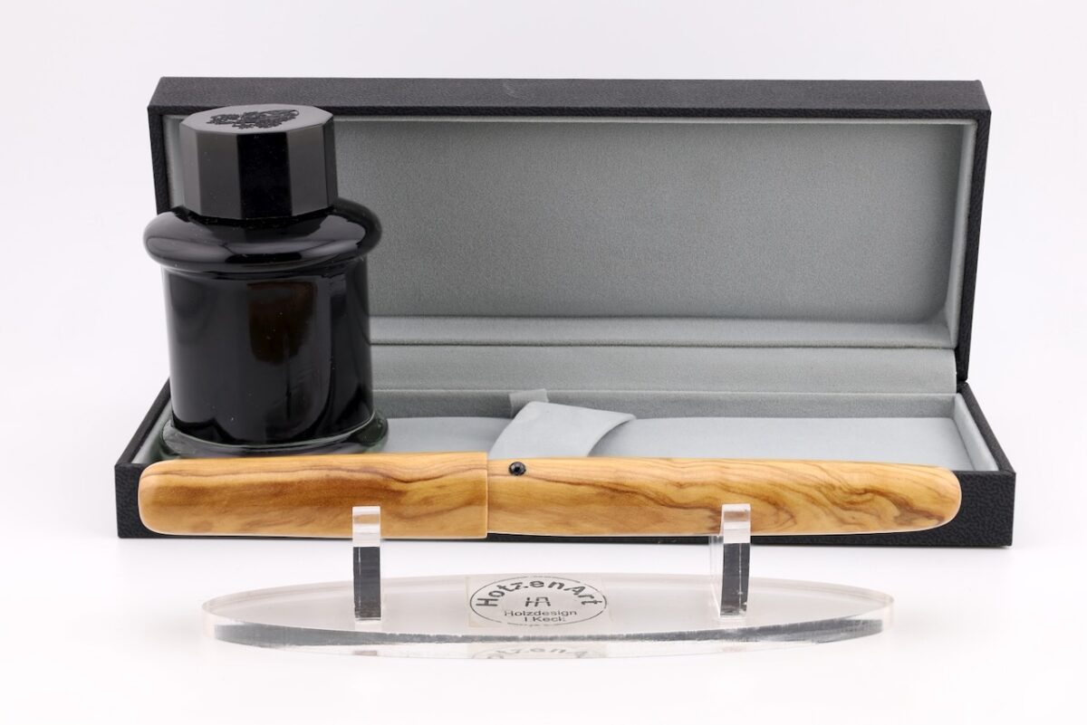 Exklusiver Füllfederhalter aus Olivenholz