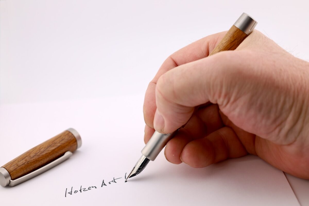 Exklusiver Kolbenfüller aus Eichenholz und Edelstahl