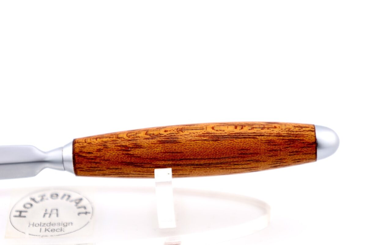 Eleganter Brieföffner mit Mahagonigriff