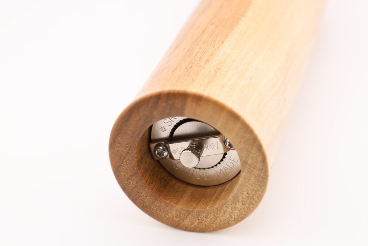 Gewürzmühle aus Nussbaum – Handgemacht, Modernes Design (20 cm) – Bild 7