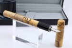 Extravaganter Füller aus Landkartenbuche